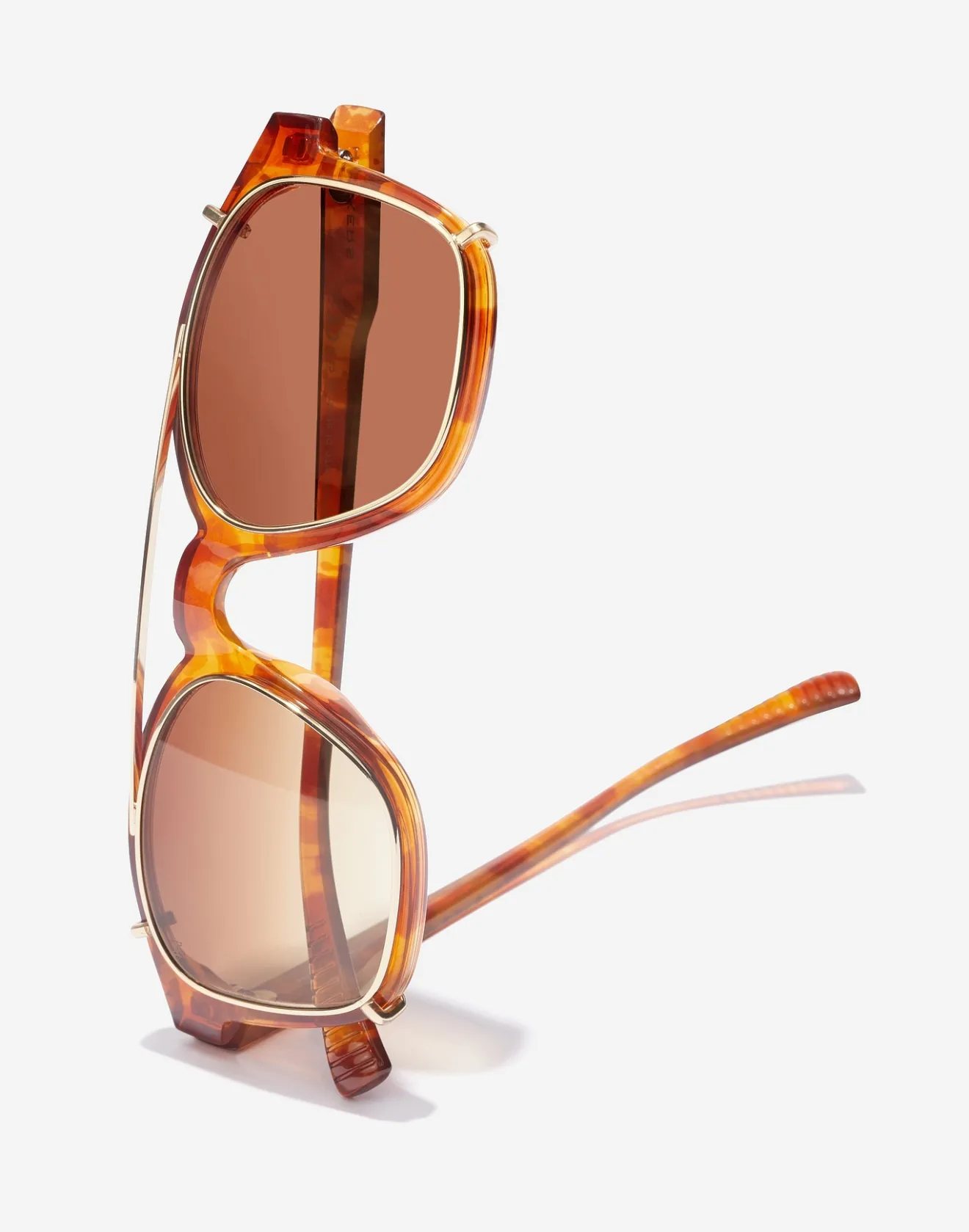 DOT - CLIP ON HAVANA BB>Hawkers Clearance