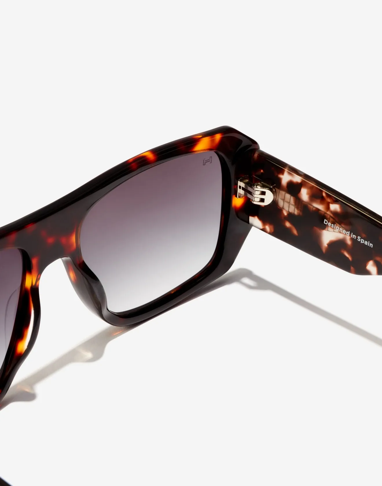 HELL - BROWN CAREY IRON>Hawkers Fashion