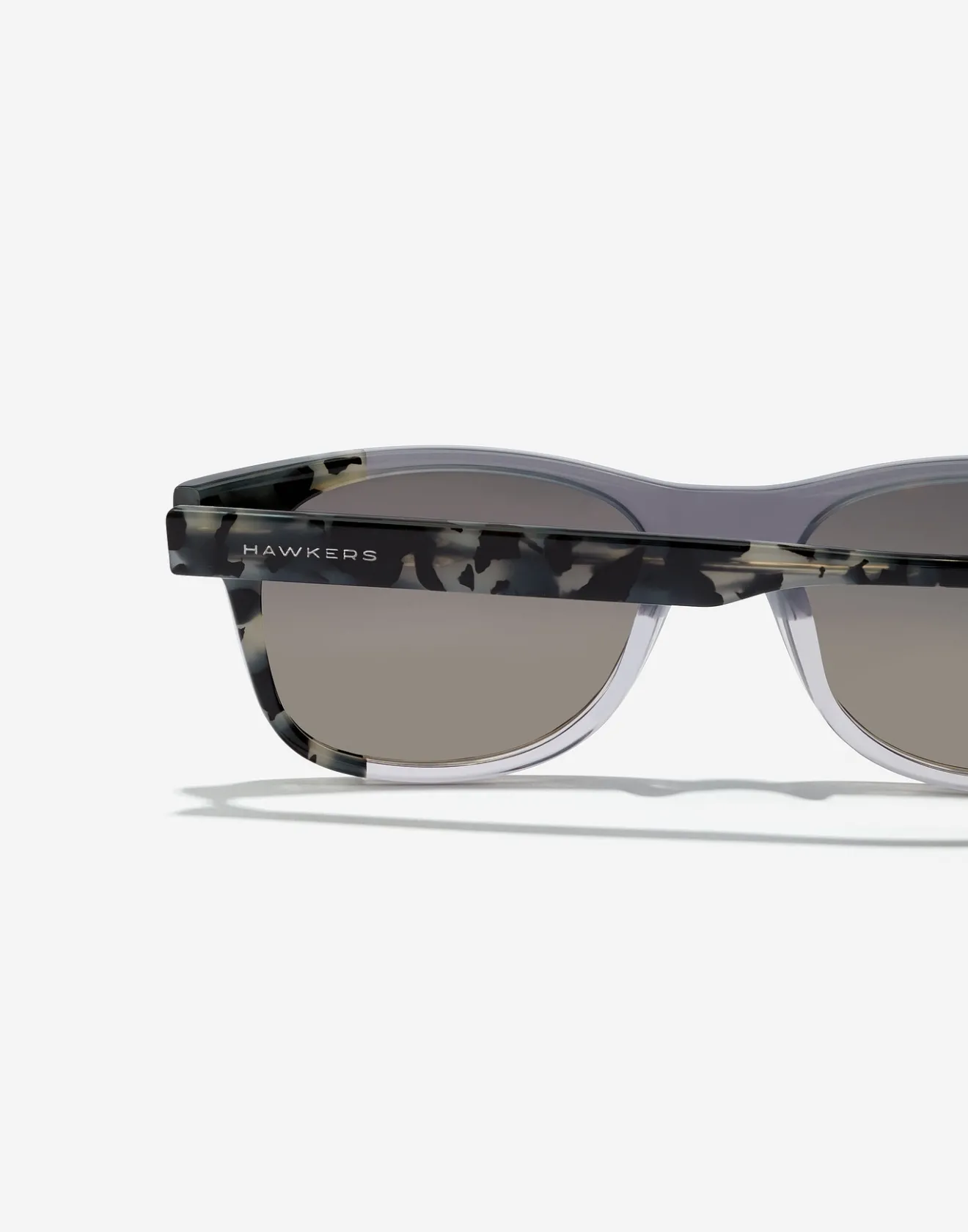 Nº 35 - GREY>Hawkers Clearance
