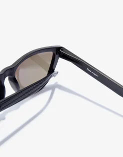 ONE RAW CARBON FIBER - POLARIZED DAYLIGHT><noscript><img width=