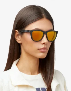 ONE RAW CARBON FIBER - POLARIZED DAYLIGHT><noscript><img width=