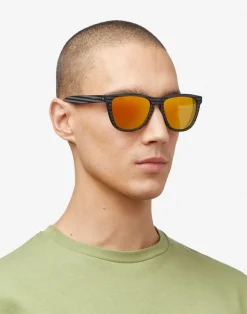 ONE RAW CARBON FIBER - POLARIZED DAYLIGHT><noscript><img width=