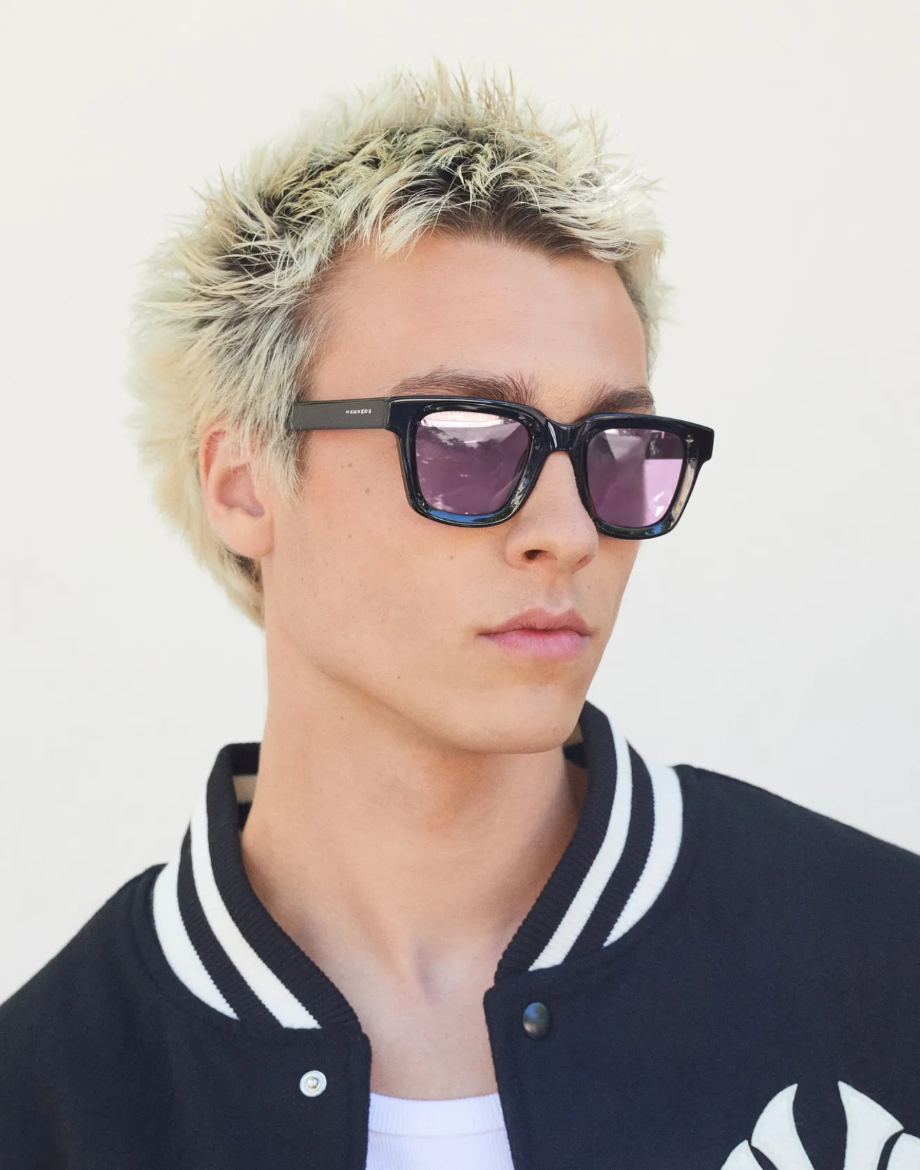 ONE UPTOWN - BLACK MAGENTA>Hawkers Sale