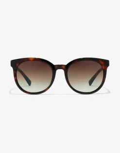 RESORT - CAREY BROWN>Hawkers Sale
