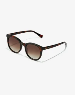 RESORT - CAREY BROWN>Hawkers Sale
