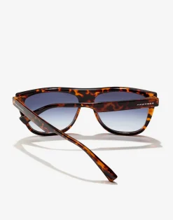 RUNWAY - CAREY INDIGO><noscript><img width=